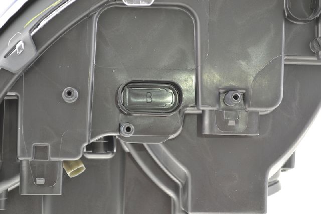 2007 Mercedes-Benz GL450 Headlight Assembly - Front Right (Hella)