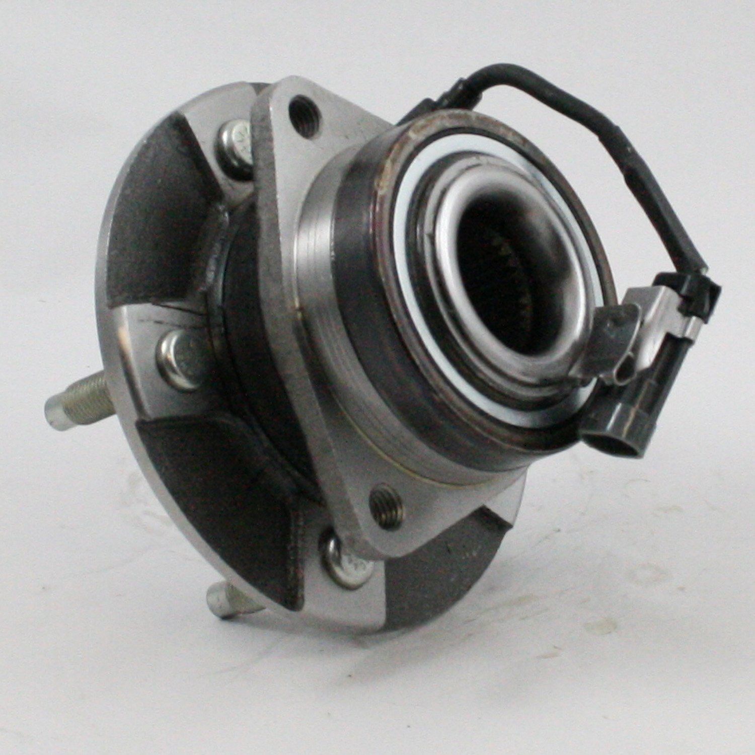 2006, 2005 Chevrolet Equinox Wheel Bearing and Hub Assembly