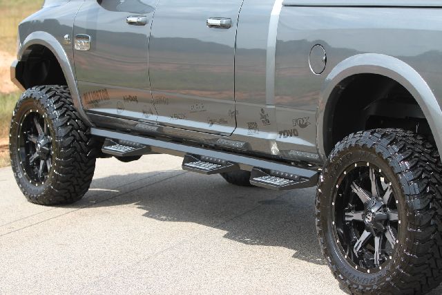 2001-2006 GMC Sierra 3500 Step Nerf Bar (Iron Cross Automotive)