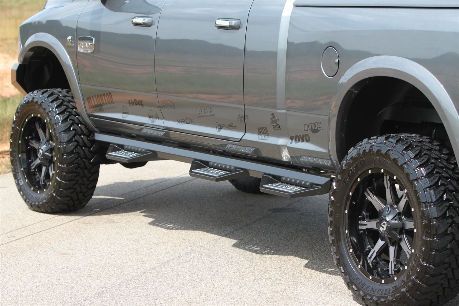 2008, 2007, 2006, 2005, 2004, 2003, 2002, 2001, 2000, 1999 Ford F-150 1500 Step Nerf Bar