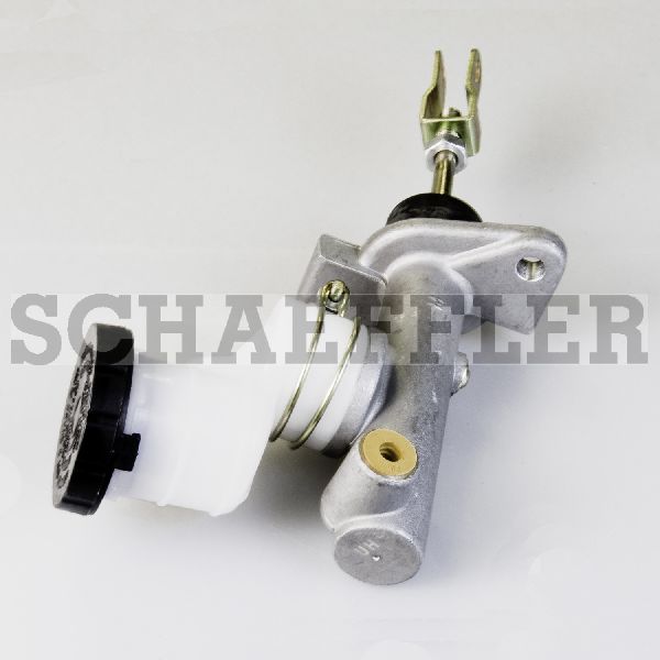 1993-1997 Nissan Altima Clutch Master Cylinder (LuK)