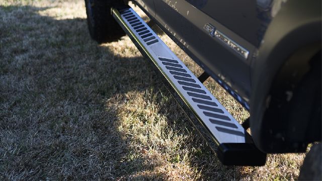 2019-2024 Ram 1500 Classic Running Board (Lund)