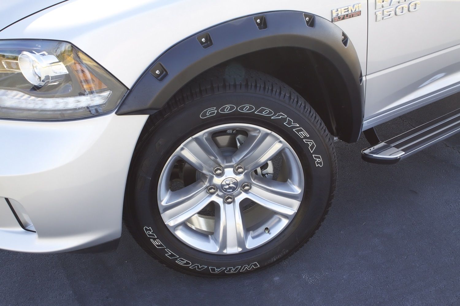 2018, 2017, 2016, 2015, 2014, 2013, 2012, 2011 Ram 3500 2500 Fender Flare