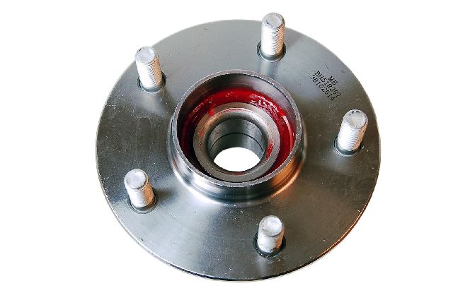 1997-1999 Nissan Maxima Wheel Bearing and Hub Assembly - Rear (Mevotech)