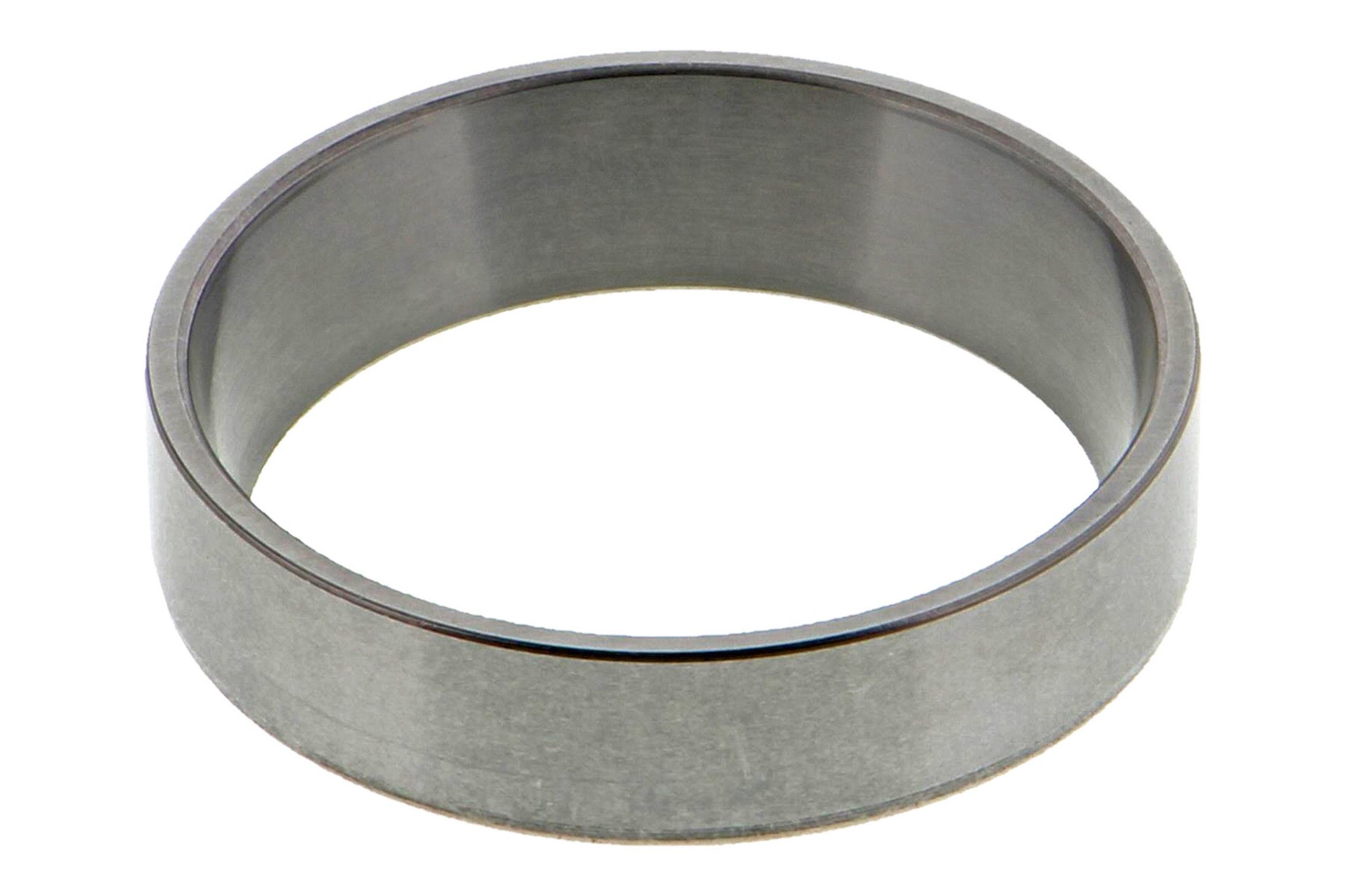 2005, 2004, 2003, 2002, 2001, 2000 Ford Excursion Wheel Bearing Race