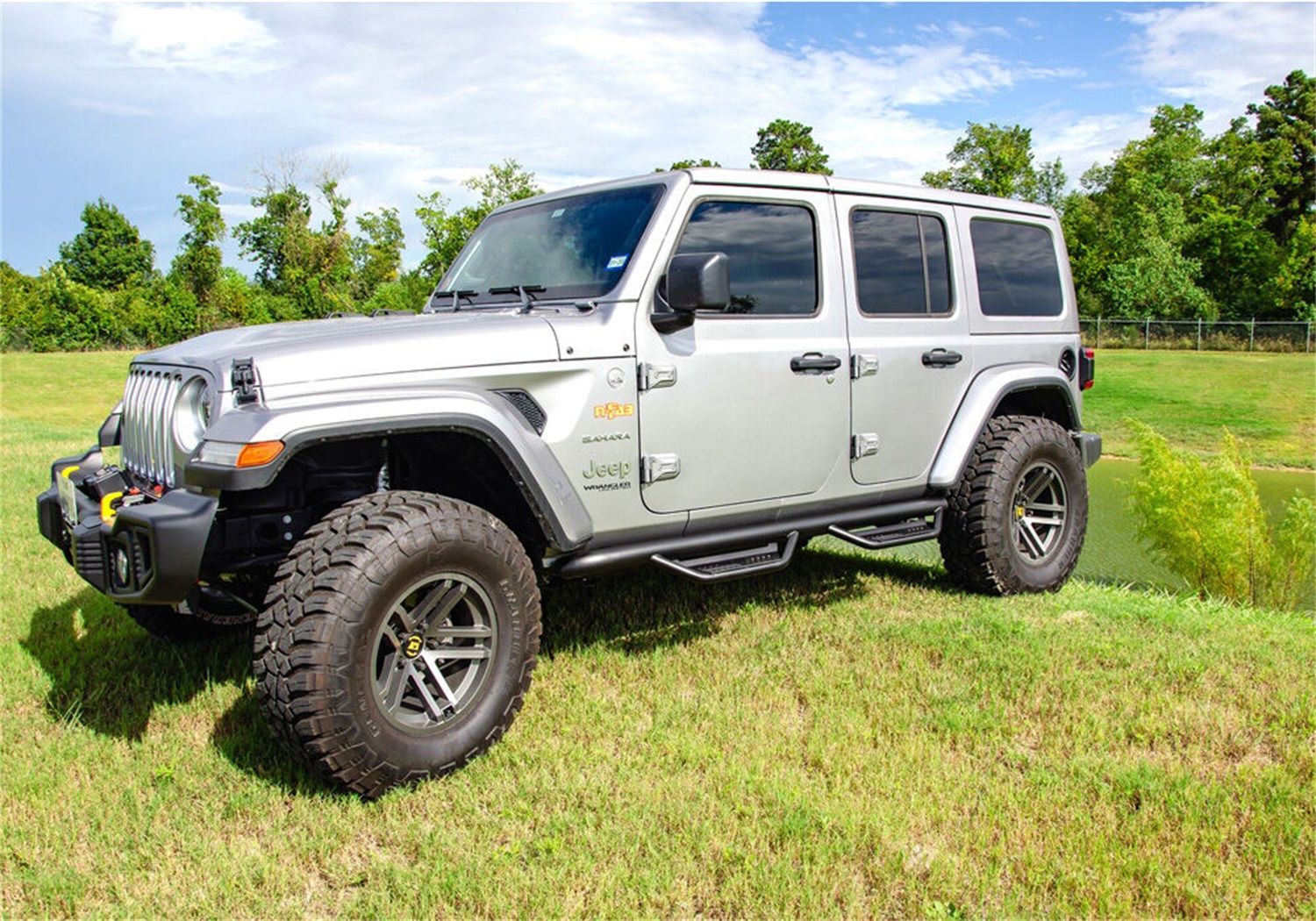2024, 2023, 2022, 2021, 2020, 2019, 2018 Jeep Wrangler Step Nerf Bar