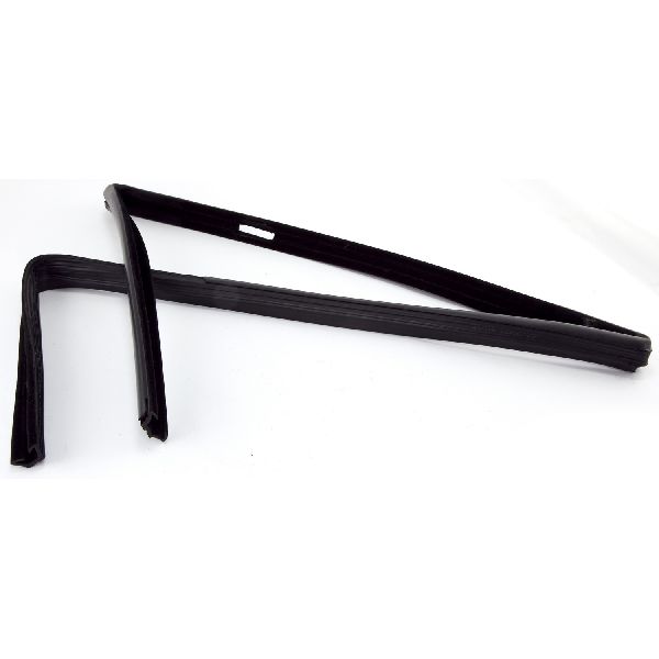 1984-1996 Jeep Cherokee Door Window Seal - Rear Right Lower (Omix-Ada)