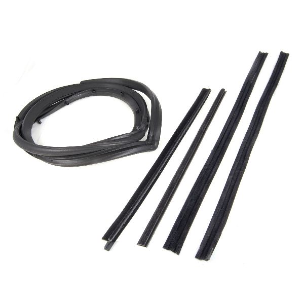 1987-1995 Jeep Wrangler Door Seal - Right (Omix-Ada)