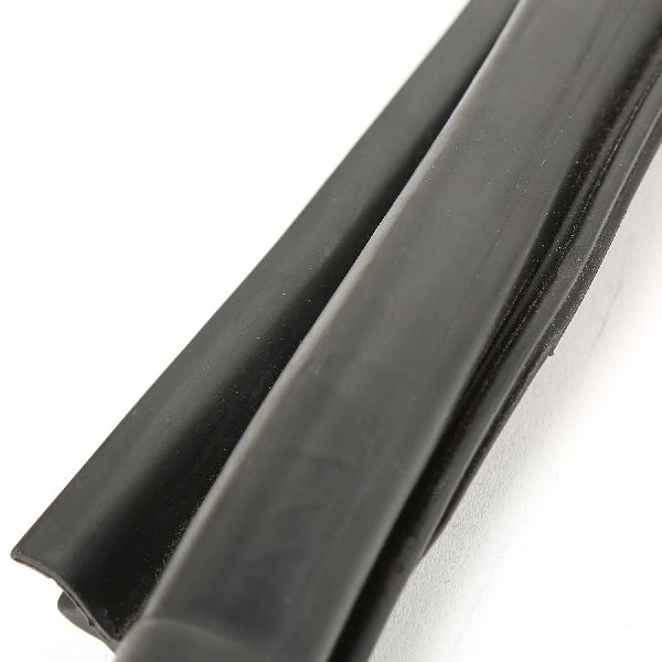 2007-2017 Jeep Wrangler Door Seal - Front Left (Omix-Ada)