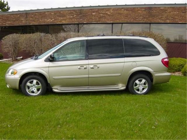 2005-2007 Dodge Grand Caravan Running Board (Owens)