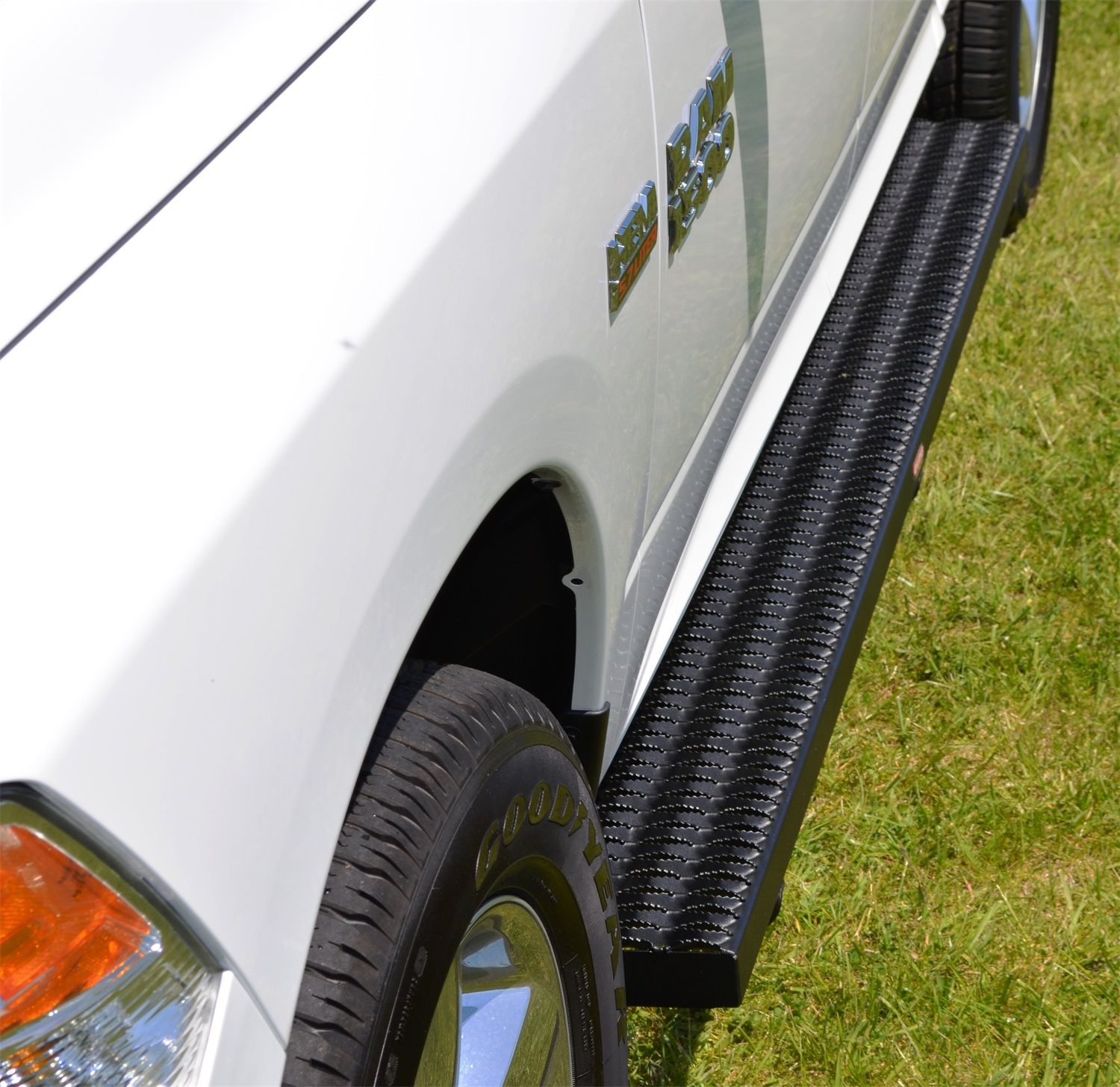 2018, 2017, 2016, 2015, 2014, 2013 Ram 3500 Running Board