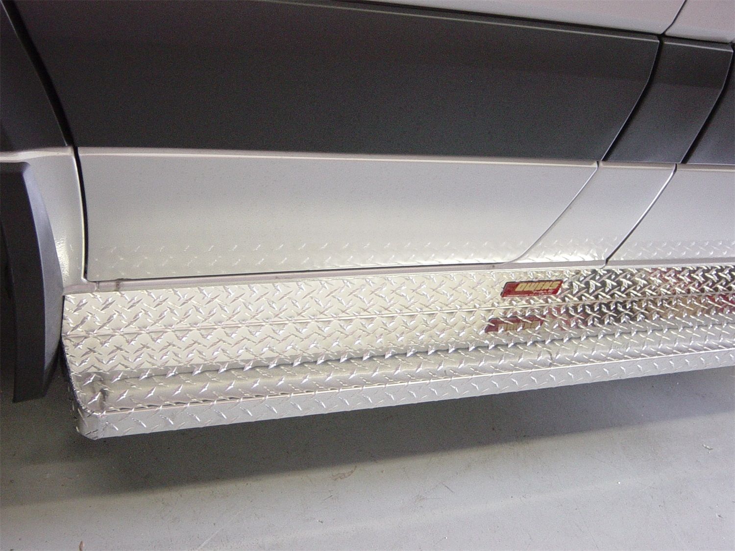 2017, 2016, 2015, 2014, 2013, 2012, 2011, 2010, 2009, 2008, 2007 Freightliner Sprinter 2500 2500 Running Board