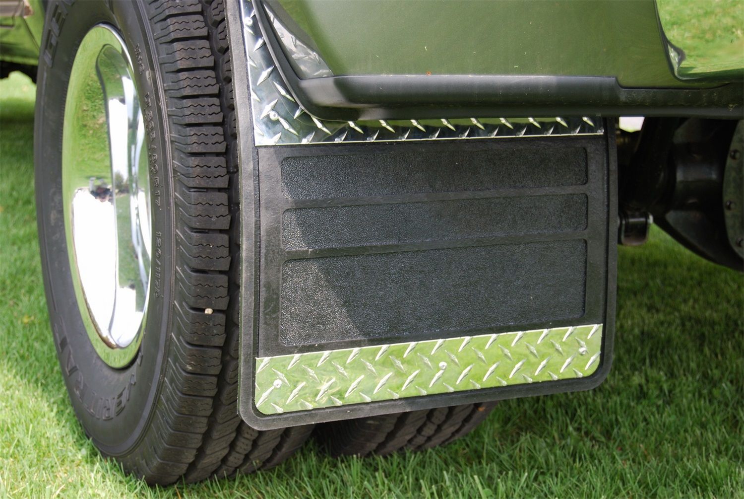 1986, 1985, 1984, 1983, 1982, 1981, 1980, 1979 GMC C3500 Mud Flap