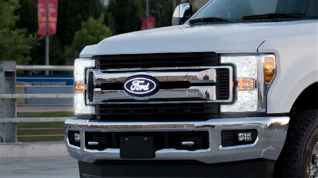 2017-2019 Ford F-550 Super Duty Emblem - Front (Putco)