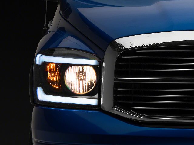 2006-2008 Dodge Ram 1500 Headlight (Raxiom)