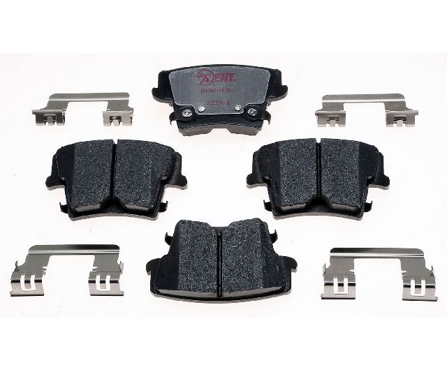 2005-2023 Chrysler 300 Disc Brake Pad Set - Rear (Raybestos)