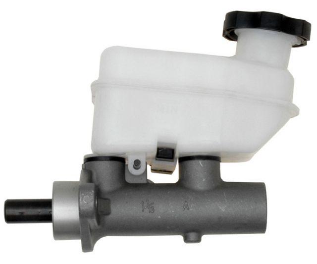 2003-2006 Kia Sorento Brake Master Cylinder (Raybestos)