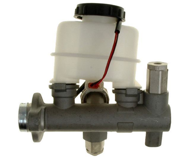 2002-2004 Nissan Sentra Brake Master Cylinder (Raybestos)