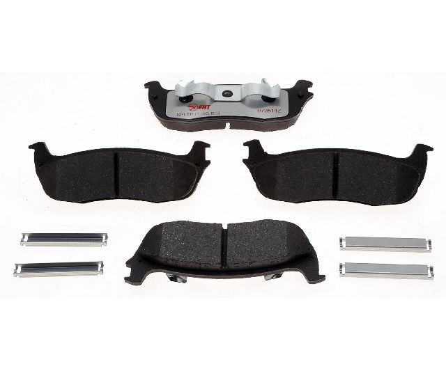 1998-2002 Lincoln Navigator Disc Brake Pad Set - Rear (Raybestos)