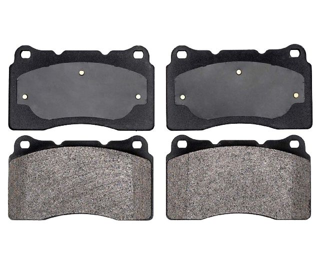 2004-2007 Volvo V70 Disc Brake Pad Set - Front (Raybestos)