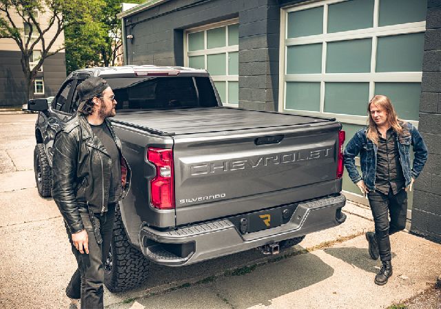 2022-2024 GMC Sierra 2500 HD Tonneau Cover (Retrax)