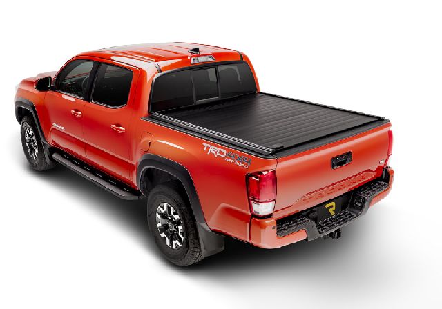 2024 Toyota Tacoma Tonneau Cover (Retrax)