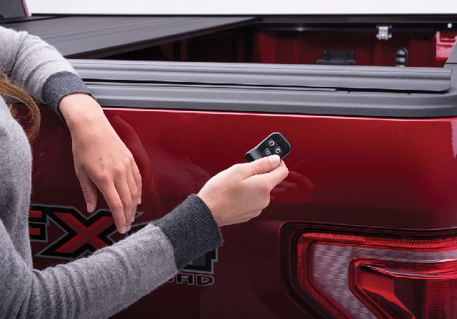 2017-2025 Honda Ridgeline Tonneau Cover (Retrax)