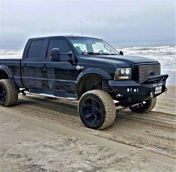 2005 Ford Excursion Bumper - Front (Road Armor)