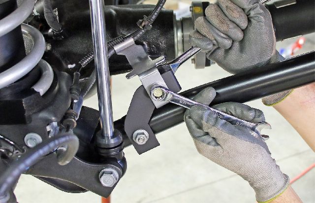 2018-2024 Jeep Wrangler Brake Hydraulic Hose Bracket (RockJock 4x4)