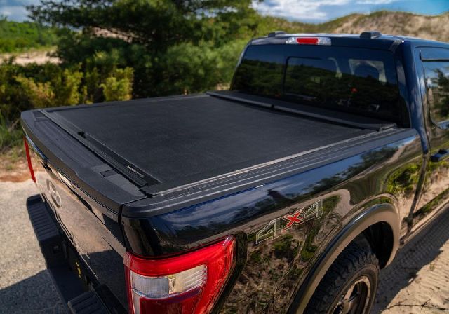 2020-2024 Jeep Gladiator Tonneau Cover (Roll N Lock)