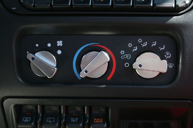 1999-2006 Jeep Wrangler Dash Knob (Rugged Ridge)