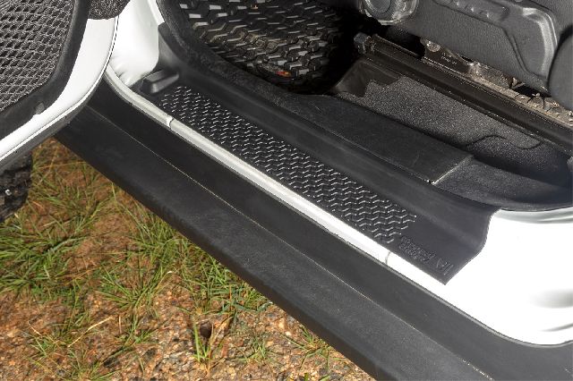 2018-2024 Jeep Wrangler Door Sill Plate - Front (Rugged Ridge)