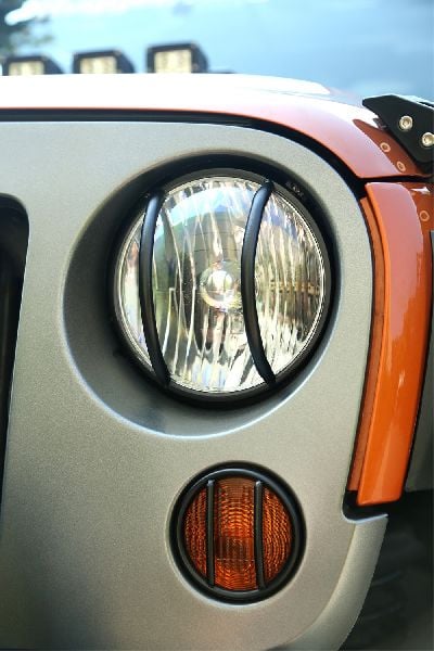 2007-2017 Jeep Wrangler Headlight Guard (Rugged Ridge)