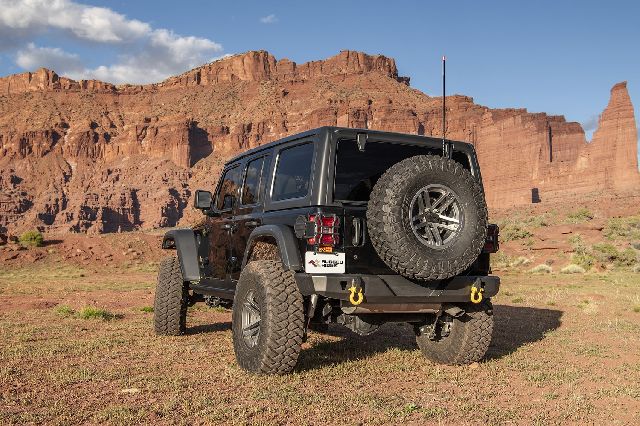 2018-2024 Jeep Wrangler Bumper - Rear (Rugged Ridge)