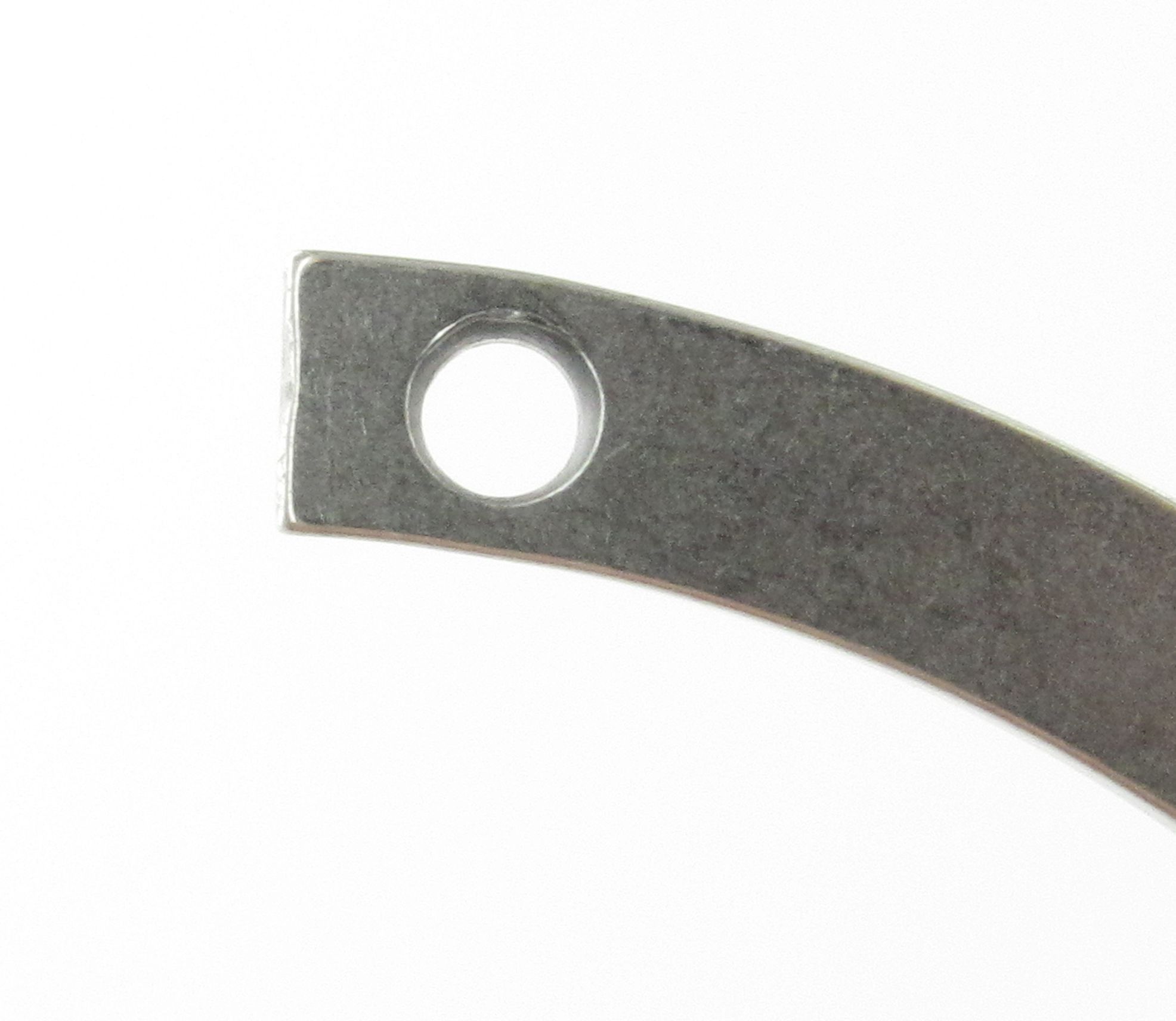 2012, 2011, 2010, 2009, 2008, 2007, 2006, 2005, 2004, 2003, 2002, 2001 Ford Escape Wheel Bearing Retaining Ring