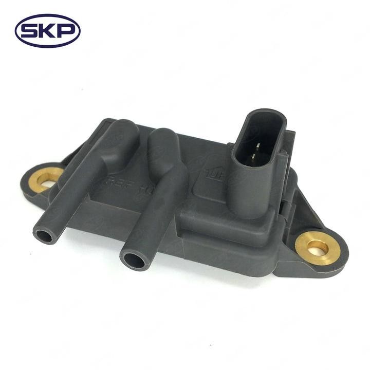 2004, 2003, 2002, 2001, 2000, 1999, 1998 Lincoln Navigator Exhaust Gas Recirculation (EGR) Pressure Sensor