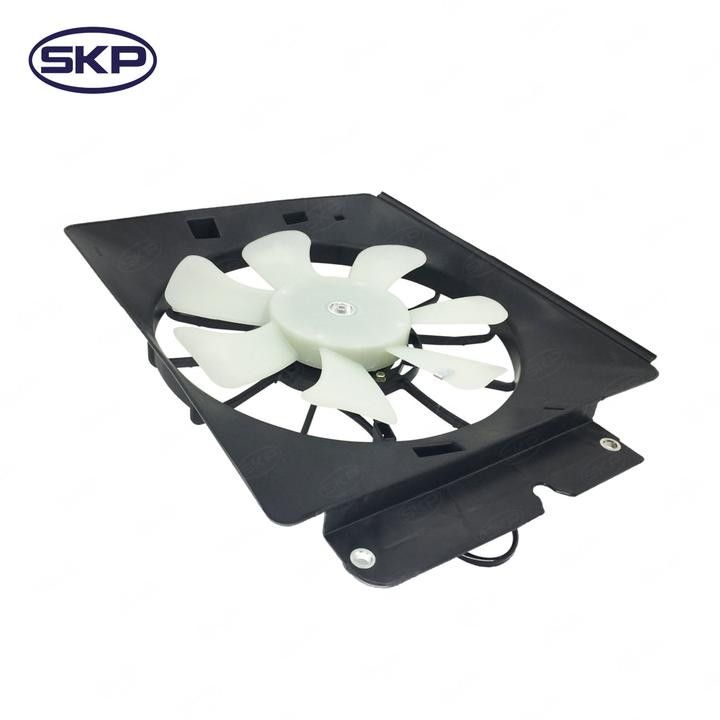 2006, 2005, 2004, 2003 Honda Element A/C Condenser Fan Assembly