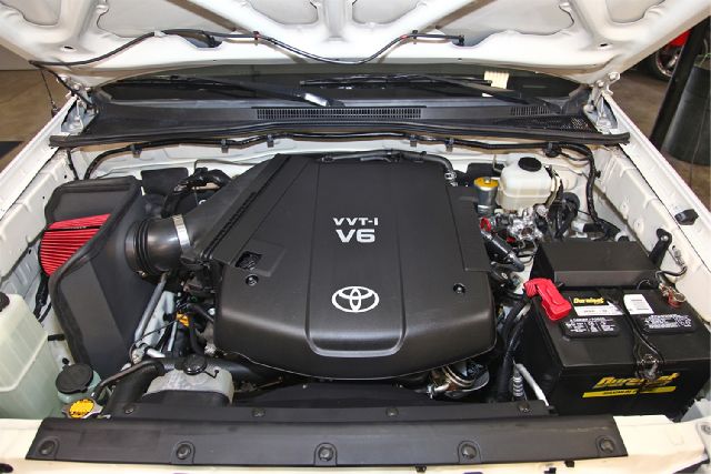 2007-2009 Toyota FJ Cruiser Air Intake Kit (Spectre)