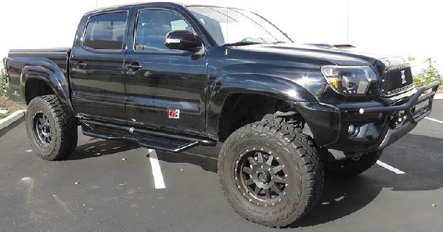 2005-2023 Toyota Tacoma Step Nerf Bar (Steelcraft)