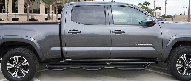2005-2023 Toyota Tacoma Step Nerf Bar (Steelcraft)