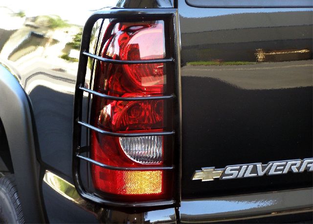 2007 GMC Sierra 3500 Classic Tail Light Guard (Steelcraft)