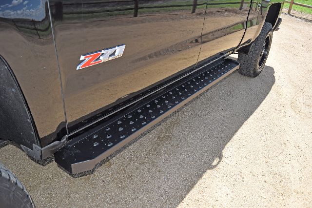 2007-2018 GMC Sierra 2500 HD Running Board (Steelcraft)