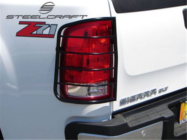 2007-2014 GMC Sierra 2500 HD Tail Light Guard (Steelcraft)