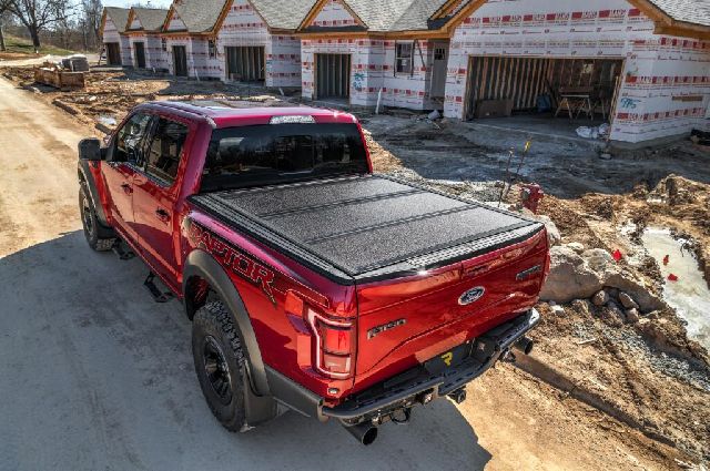 2022-2024 Nissan Frontier Tonneau Cover (UnderCover)