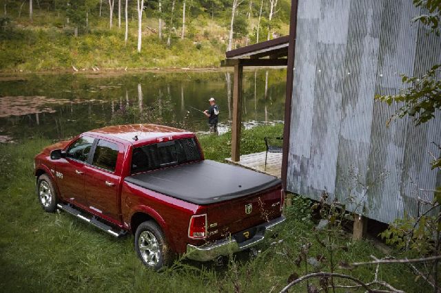2019-2023 Ram 1500 Classic Tonneau Cover (UnderCover)