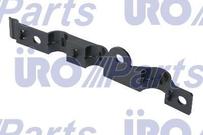 2006, 2005, 2004, 2003 Porsche Cayenne HVAC Heater Pipe Retainer