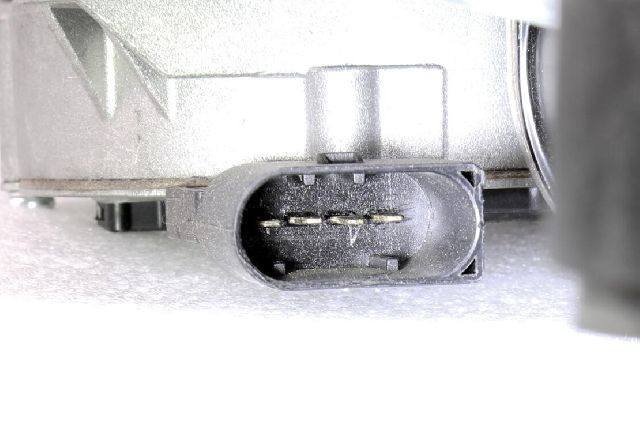 2004-2005 BMW 545i Wiper Linkage (Vaico)