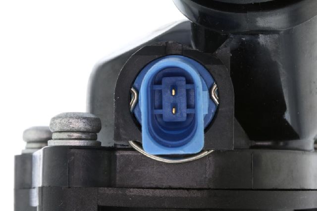 2002-2006 Audi A4 Engine Coolant Thermostat Kit (Vemo)