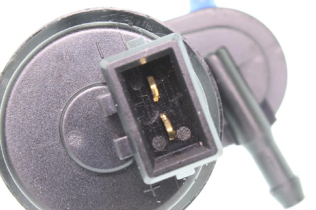 2006-2013 Audi A3 Windshield Washer Pump (Vemo)