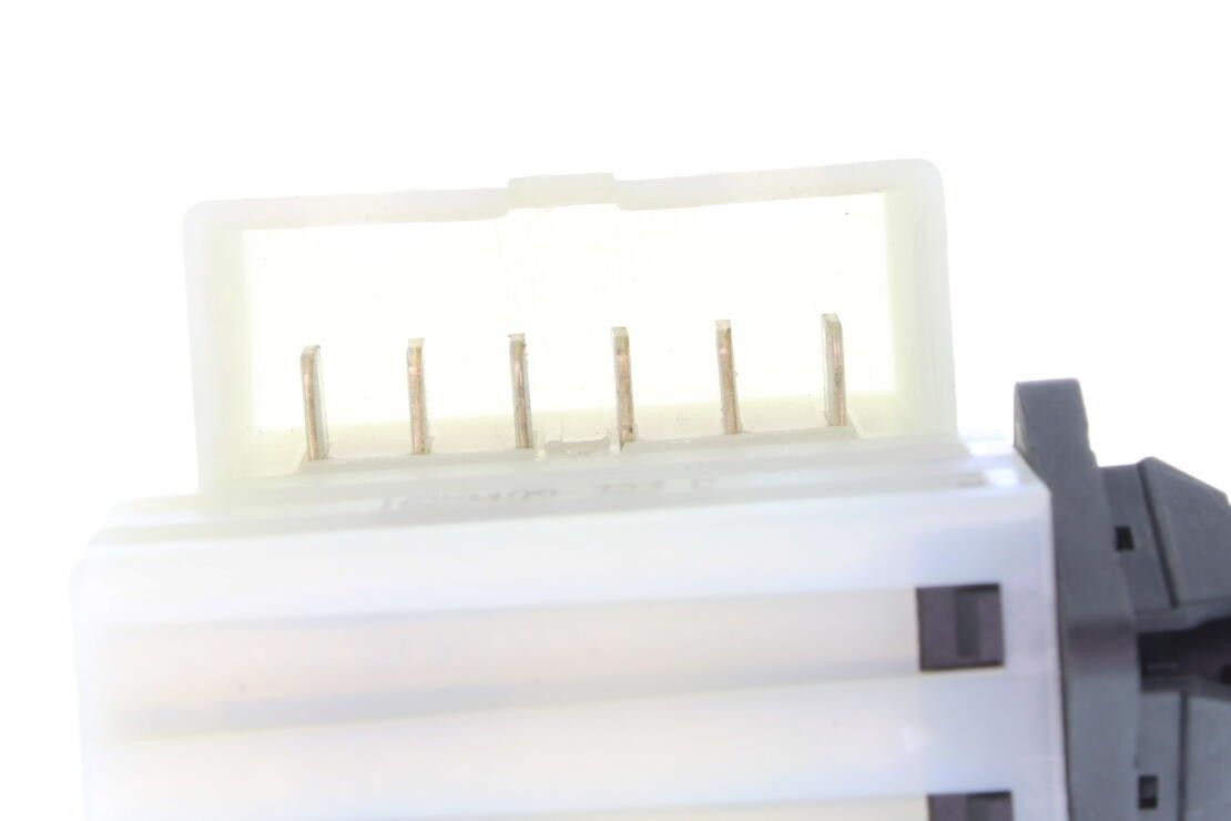 2004, 2003, 2002, 2001, 2000, 1999, 1998, 1997, 1996, 1995 Dodge Intrepid Brake Light Switch